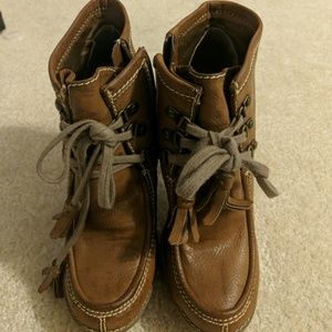 NWOT Mia brown leather loafer boots